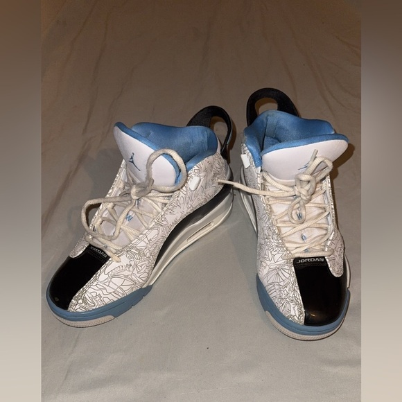 Jordan Dub Zero Legend Blue Sneakers with Black Accents - Picture 6 of 10